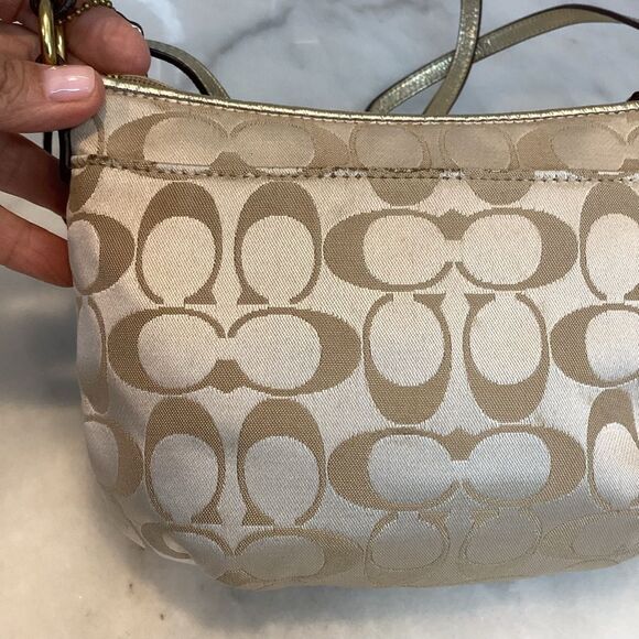 Coach Poppy Graffiti Signature Logo Crossbody Bag HTF - Picture 4 of 13